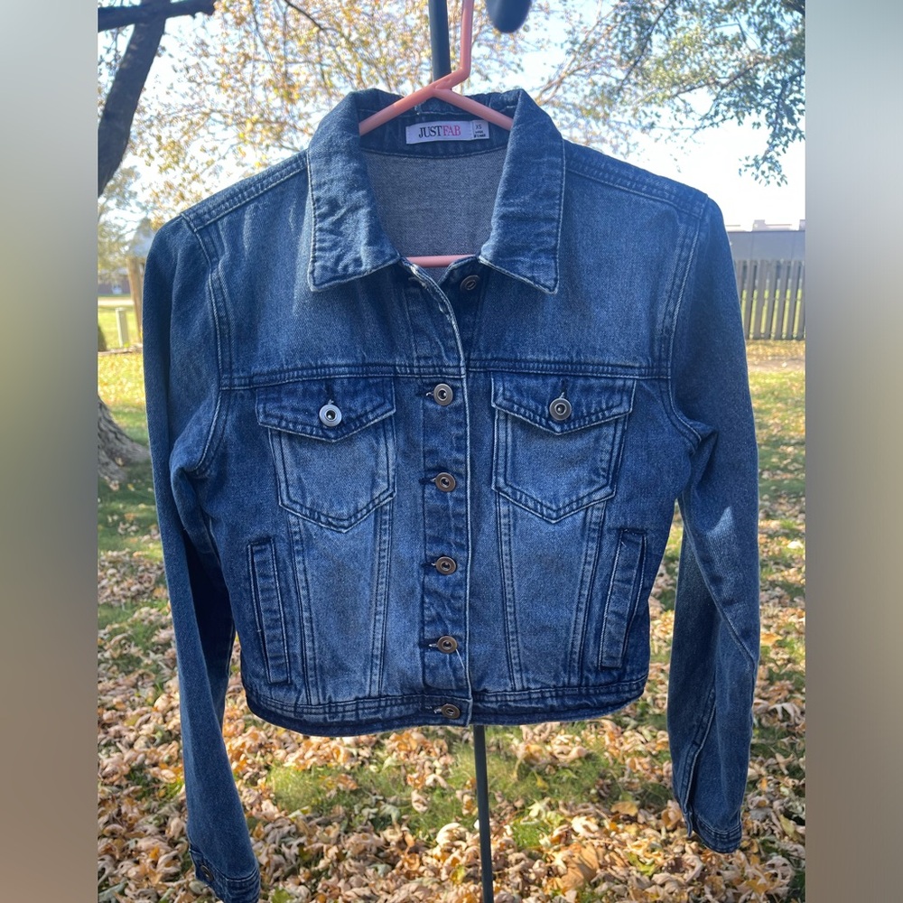 JustFab Cropped Classic Jean Jacket Sz XS